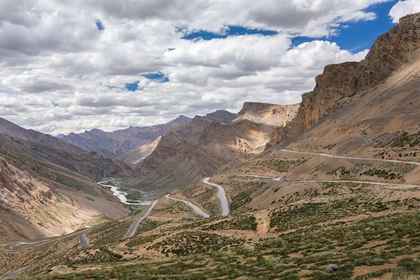Camión Subiendo Los Bucles Gata Manali Leh Carretera Ladakh India — Foto de Stock