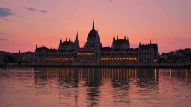 Budapest parliament at dawn, Hungary — Stock Video