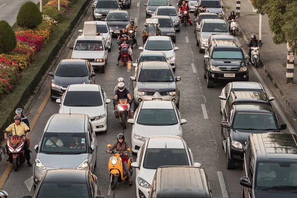 Vista de um engarrafamento em Chiang Mai, Tailândia . — Fotografia de Stock