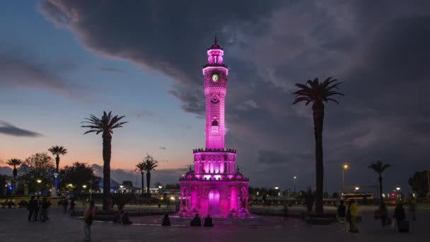 4k upływ czasu wieży zegarowej Izmir na placu Konak w Izmirze, Turcja. — Wideo stockowe