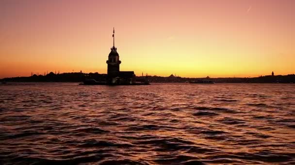 Девичья башня на закате в Стамбуле — стоковое видео