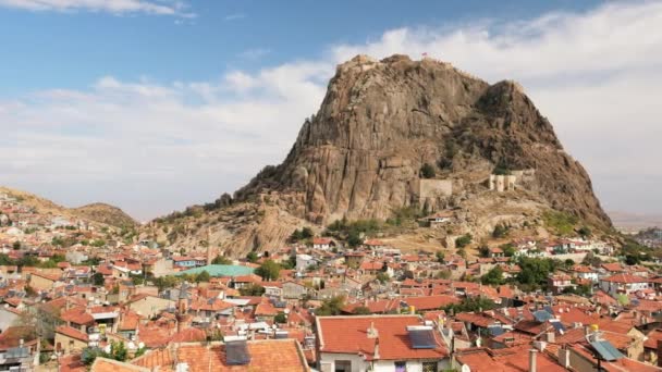 Медленное панорамирование города Афьонкарахисар, Турция — стоковое видео