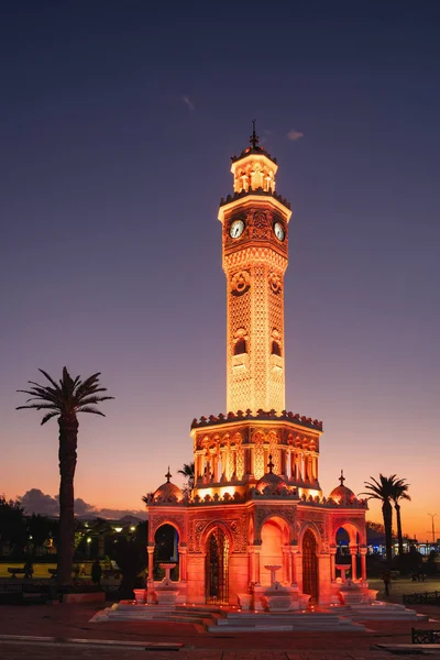 Torre del Reloj Izmir en la Plaza Konak en Izmir, Turquía. —  Fotos de Stock