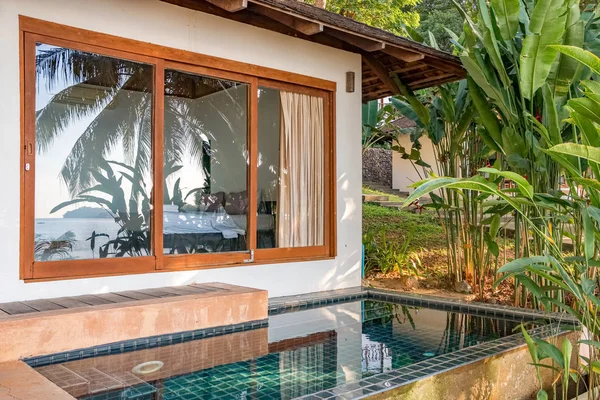 Krásné tropické pláži dům v Thajsku — Stock fotografie