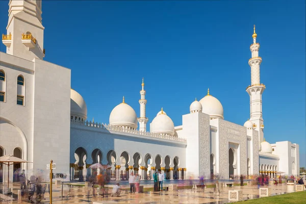 Xeque Zayed Grande Mesquita em Abu Dhabi, Emirados Árabes Unidos — Fotografia de Stock