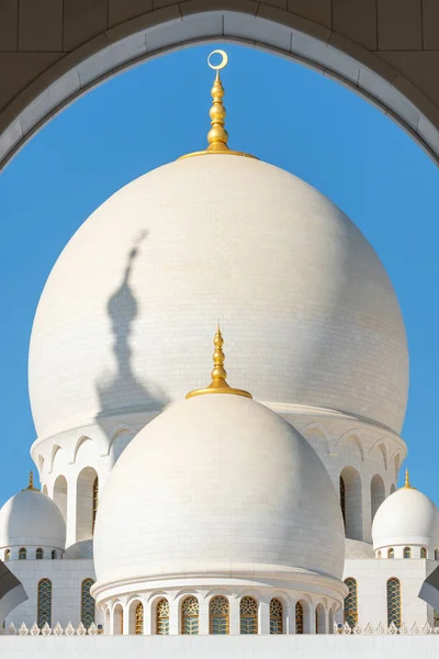 Grande Mesquita em Abu Dhabi, Emirados Árabes Unidos — Fotografia de Stock