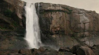Kerala, Hindistan 'da üçüncü bir şelale.