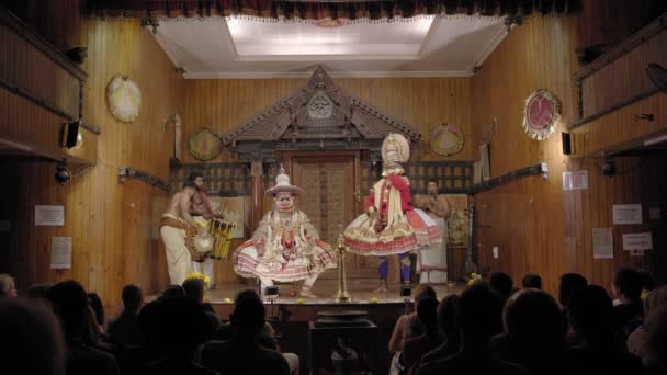 Kathakali剧院在印度喀拉拉的演出 — 图库视频影像