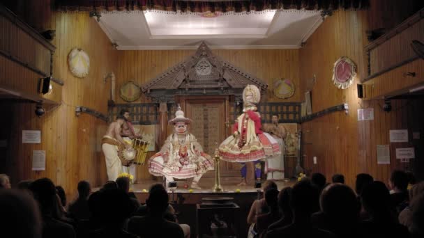 Kathakali Theateraufführung in Kerala, Indien — Stockvideo