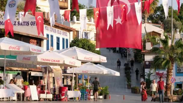 Główny plac śródziemnomorskiego miasta Kas w Turcji. — Wideo stockowe