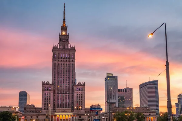 Kultur- och vetenskapspalats i Warszawa, Polen — Stockfoto