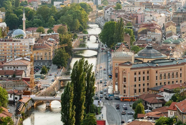 Utsikt över Sarajevos historiska centrum, Bosnien och Hercegovina — Stockfoto