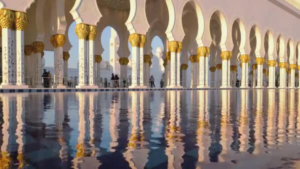 Grote Moskee in Abu Dhabi, Verenigde Arabische Emiraten — Stockvideo