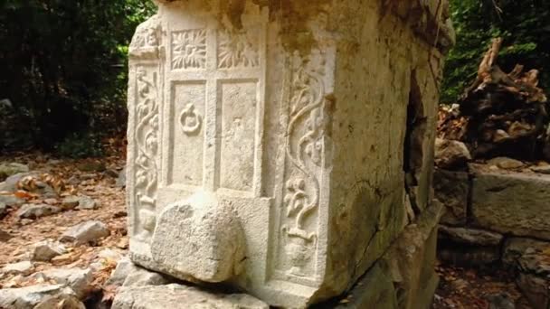 Lycian tomb in the ancient city of Olympos in Cirali, Turkey — Stock Video