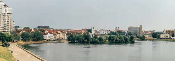 Minszk városkép panoráma nyáron, Fehéroroszország — Stock Fotó