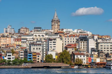 Karaköy 'deki Galata Kulesi ve İstanbul' daki Golden Horn