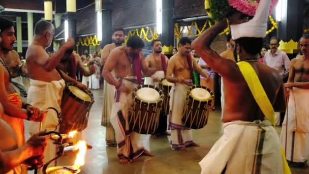Festival do templo em templo hindu em Kannur, Kerala, Índia — Vídeo de Stock