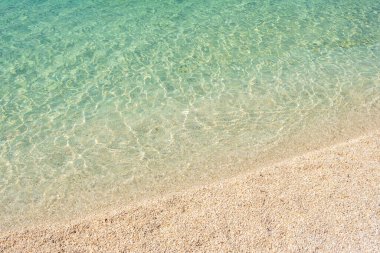 Hırvatistan 'ın Adriyatik Denizi' ndeki güzel boş plaj.