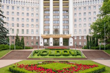 Moldova Cumhuriyeti 'nin Kişinev kentinde Moldova Parlamento Binası
