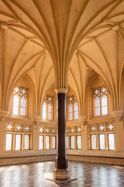 Interior of the Gothic hall of the medieval castle in Malbork, Poland — Stock Photo, Image