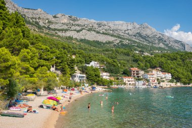 Makarska Riviera, Dalmaçya, Hırvatistan 'daki güzel plaj
