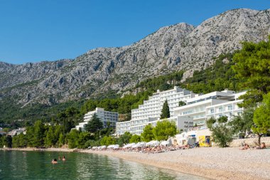 Makarska Riviera, Dalmaçya, Hırvatistan 'daki güzel plaj