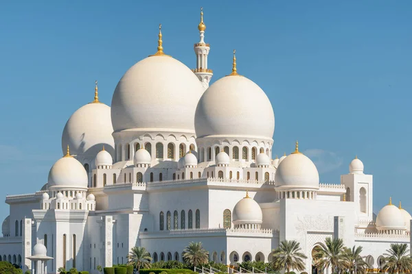 Grande Mesquita em Abu Dhabi, Emirados Árabes Unidos — Fotografia de Stock