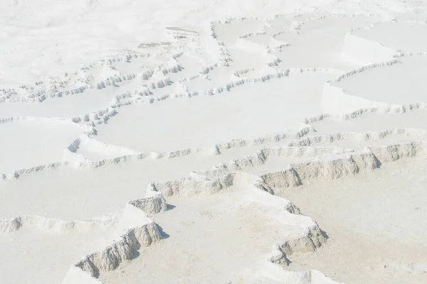 Formazioni secche terrazza naturale acqua di sorgente travertino — Foto Stock