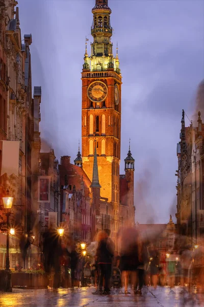 View at main city hall at Long Lane street in the old city center of Gdansk at twilight, Poland. — Stock Photo, Image