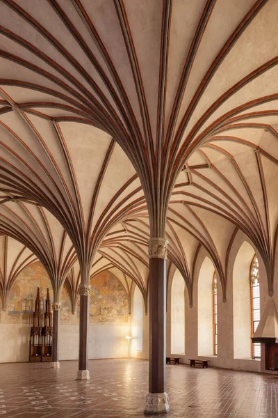 Interior of the Gothic hall of the medieval castle in Malbork, Poland — Stock Photo, Image