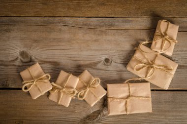 Ahşap arka plan üzerinde Noel yazışma