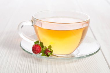 Fincan çay ve strawbarries Beyaz ahşap tablo