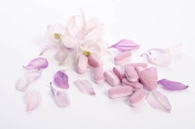 Çiçek ve yaprakları tablo ile alternatif tıp Tablet