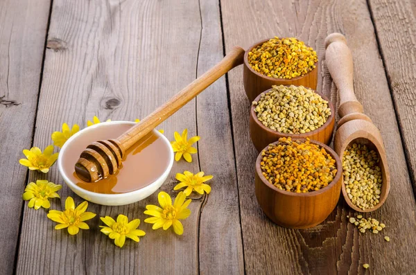 Biodlarens stilleben på trä bakgrund — Stockfoto