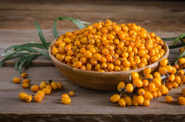 Sea Buckthorn Plate Sea Buckthorn Berries Wooden Table — Stock Photo, Image