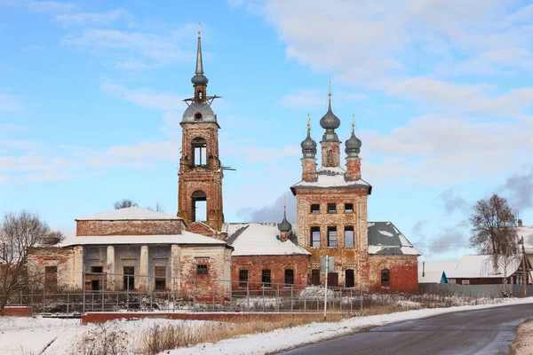 Igreja da Ascensão na aldeia de Vvedenie. Região de Ivanovo . — Fotografia de Stock
