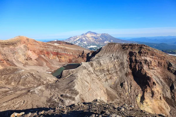 Volcán Goreliy en Kamchatka . —  Fotos de Stock