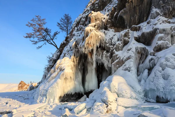 Lago Baikal no inverno. — Fotografia de Stock