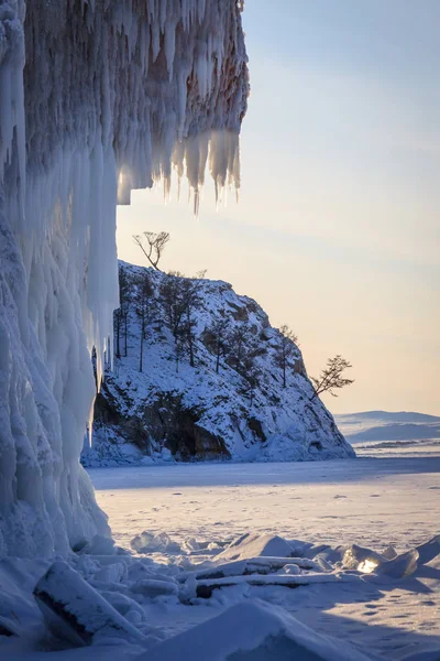 Lago Baikal no inverno. — Fotografia de Stock