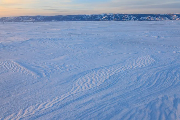 Jezioro Bajkał zimą. — Zdjęcie stockowe