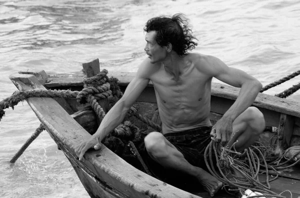 Poor Fisherman Boat Fishing Vietnam 2006 — Stock Photo, Image