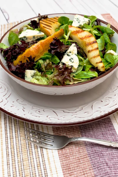 Salade Verte Avec Valériane Chicorée Poires Grillées — Photo
