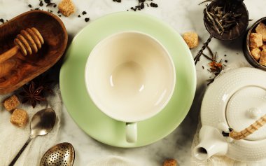 Rustik arka plan üzerinde çay kompozisyon