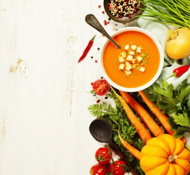 Sebze kremalı çorba.