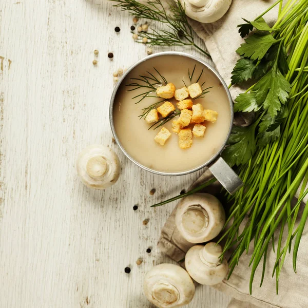Soupe crémeuse aux champignons — Photo