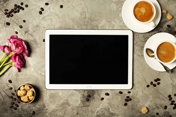 Coffee and tablet — Stock Photo, Image