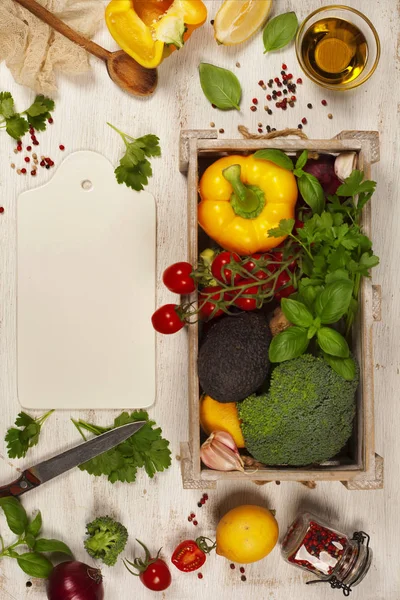 Comida saludable sobre fondo blanco —  Fotos de Stock