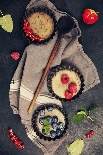 Baking concept. Dark rustic background — Stock Photo, Image