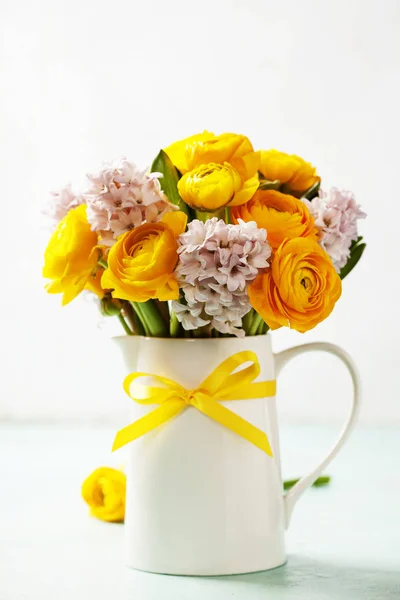 Beautiful spring flowers — Stock Photo, Image