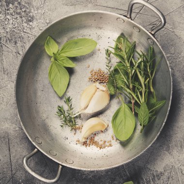 Bitkiler ve baharatlar.